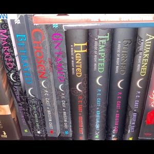 House of night saga 8 books
